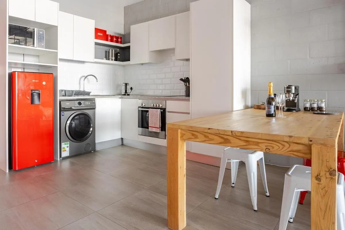 Style And Comfort Near The V&A Cape Town Apartment