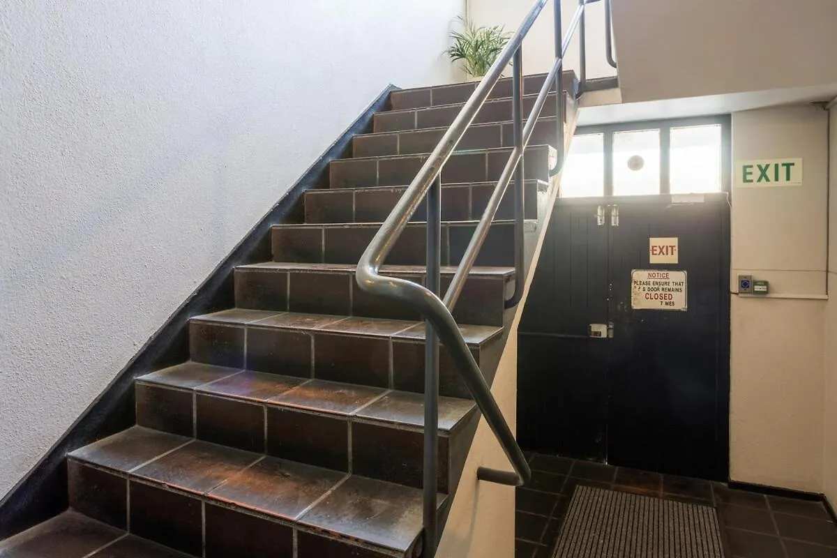 Style And Comfort Near The V&A Cape Town Apartment