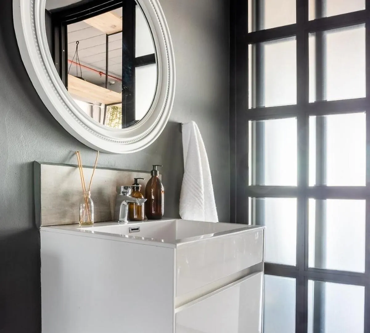 Apartment Style And Comfort Near The V&A Cape Town