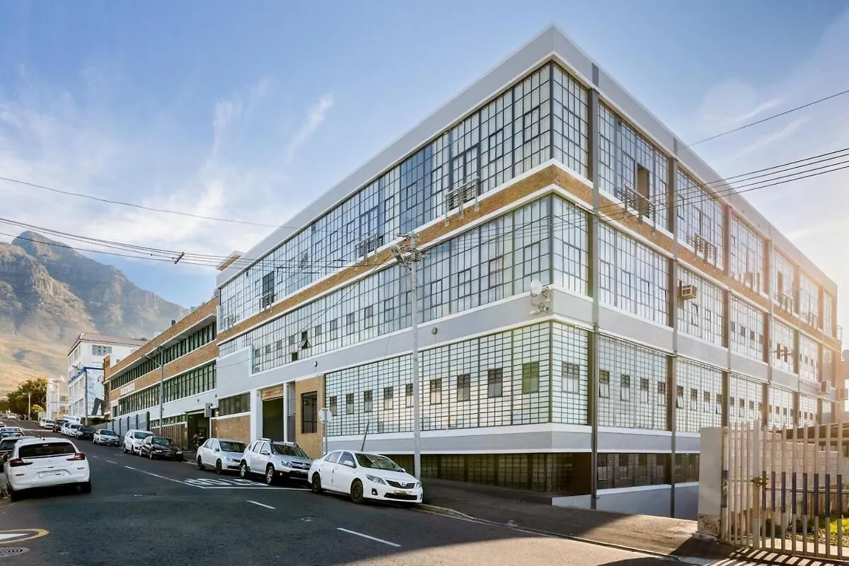 Apartment Style And Comfort Near The V&A Cape Town